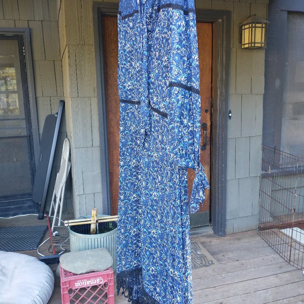 Blue and black patterned Tahari dress. Size 16.